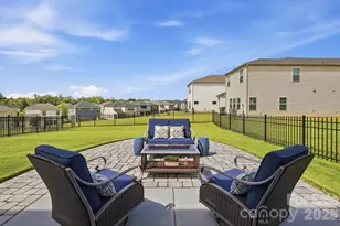 2010 Red Ash Dr, Charlotte, NC 28215 - Photo 33