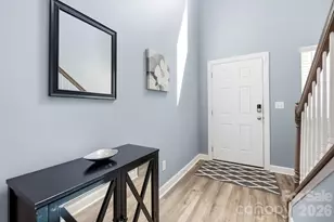 2010 Red Ash Dr, Charlotte, NC 28215 - Photo 5