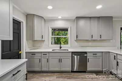 4908 Zephyr Lane, Charlotte, NC 28209 - Photo 15
