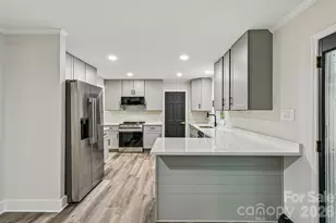 4908 Zephyr Ln, Charlotte, NC 28209 - Photo 13
