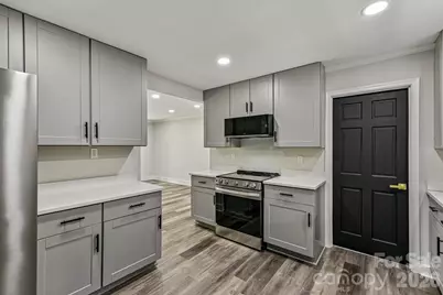4908 Zephyr Lane, Charlotte, NC 28209 - Photo 17