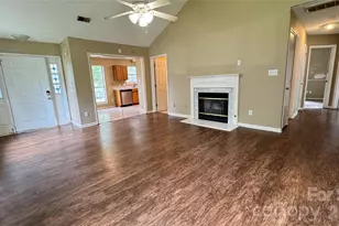 10121 Brawley Ln, Charlotte, NC 28215 - Photo 3