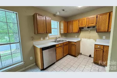 10121 Brawley Lane, Charlotte, NC 28215 - Photo 7