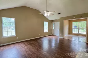 10121 Brawley Ln, Charlotte, NC 28215 - Photo 17