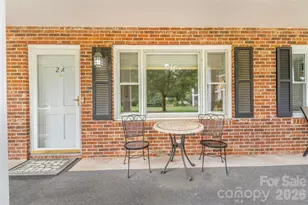 102 Boyd Dr, Flat Rock, NC 28731 - Photo 5