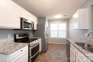 1521 Hyacinth Ct, Charlotte, NC 28215 - Photo 7
