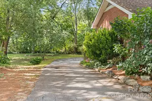 1450 Howard Gap Rd, Hendersonville, NC 28792 - Photo 31