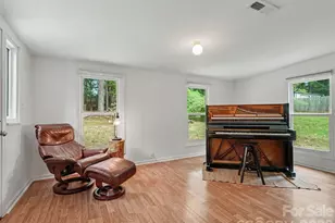7239 Lockmont Dr, Charlotte, NC 28212 - Photo 15