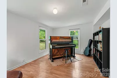 7239 Lockmont Drive, Charlotte, NC 28212 - Photo 17
