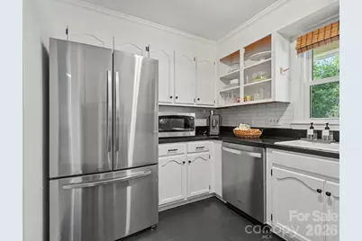 7239 Lockmont Drive, Charlotte, NC 28212 - Photo 9
