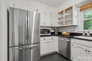 7239 Lockmont Dr, Charlotte, NC 28212 - Photo 9