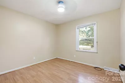 609 Old Farm Road, Statesville, NC 28625 - Photo 11