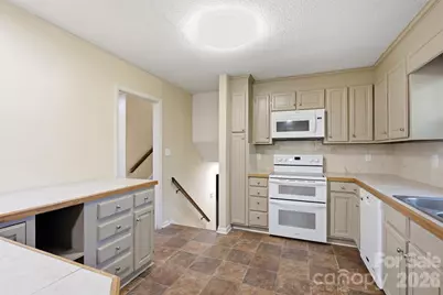 609 Old Farm Road, Statesville, NC 28625 - Photo 7