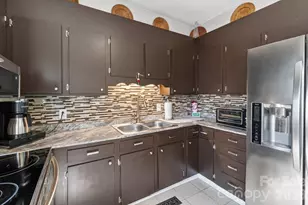 448 1st St SW, Hickory, NC 28602 - Photo 17