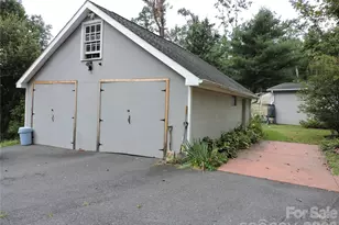 74 Vaughn Rd, Spruce Pine, NC 28777 - Photo 5