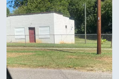 211 E Washington Avenue, Bessemer City, NC 28016 - Photo 3