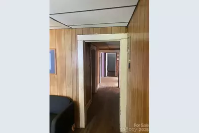 211 E Washington Avenue, Bessemer City, NC 28016 - Photo 5