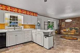 8 Hummingbird Ln, Asheville, NC 28806 - Photo 15