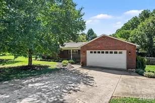 827 Ferndale Dr, Statesville, NC 28677 - Photo 3