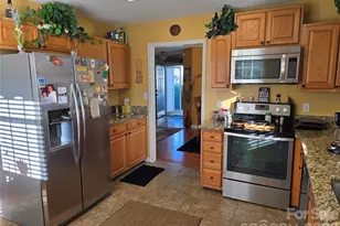 77 Stonehollow Rd, Fletcher, NC 28732 - Photo 7