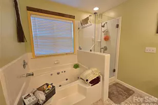 77 Stonehollow Rd, Fletcher, NC 28732 - Photo 11