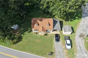 4266 Smokey Creek Rd, Lenoir, NC 28645 - Photo 7