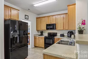 73 Foxtail Ct, Hendersonville, NC 28792 - Photo 15