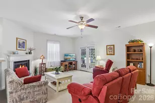 73 Foxtail Ct, Hendersonville, NC 28792 - Photo 5