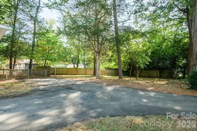 6414 Elmwood Circle, Charlotte, NC 28214 - Photo 11