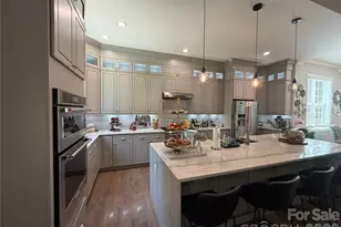 7902 Denbur Dr, Charlotte, NC 28215 - Photo 7
