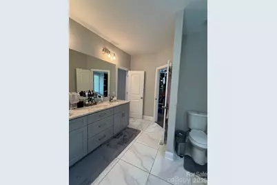 7902 Denbur Drive, Charlotte, NC 28215 - Photo 15