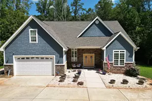 7902 Denbur Dr, Charlotte, NC 28215 - Photo 3