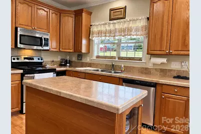 1046 Edgemont Terrace, Morganton, NC 28655 - Photo 7