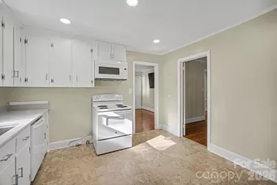 3960 Bristol Drive, Charlotte, NC 28208 - Photo 11