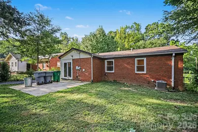 3960 Bristol Drive, Charlotte, NC 28208 - Photo 5