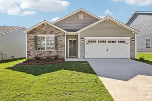 621 17th Ave Dr NE, Hickory, NC 28601 - Photo 1