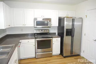19243 Kanawha Dr, Cornelius, NC 28031 - Photo 13