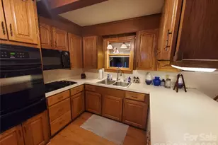 596 Georgia Ave, Statesville, NC 28677 - Photo 15