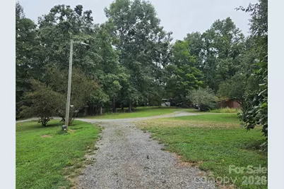 26 Den Lane, Columbus, NC 28722 - Photo 3