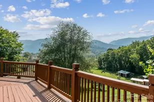 110 Medford Ave, Waynesville, NC 28786 - Photo 3