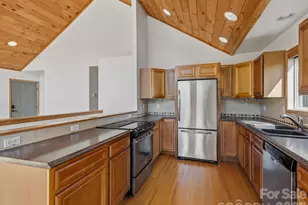 110 Medford Ave, Waynesville, NC 28786 - Photo 9