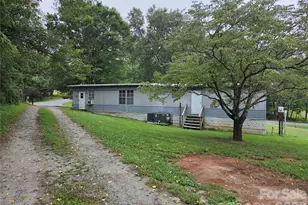 2116 Fox Mountain Rd, Columbus, NC 28722 - Photo 3