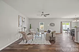 8226 Paw Valley Ln, Charlotte, NC 28214 - Photo 5