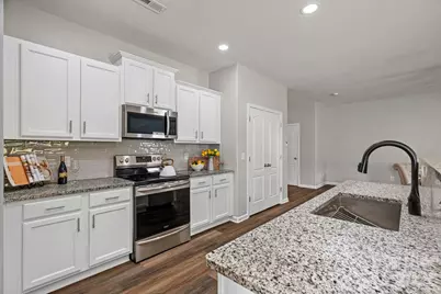 8226 Paw Valley Lane, Charlotte, NC 28214 - Photo 7