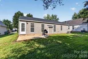 9041 Foggy Meadow Rd, Charlotte, NC 28269 - Photo 19