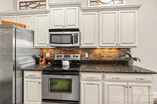 27 Dreambird Dr, Leicester, NC 28748 - Photo 11