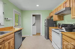 60 Riddle Rd, Swannanoa, NC 28778 - Photo 19