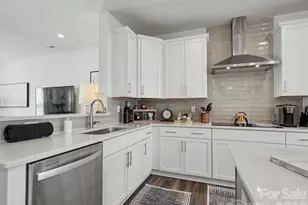2110 Magnolia Blossom Wy, Charlotte, NC 28211 - Photo 11