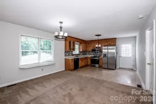 612 Sharon Dr, Statesville, NC 28625 - Photo 5