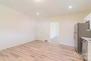 506 E Marion St, Shelby, NC 28150 - Photo 9